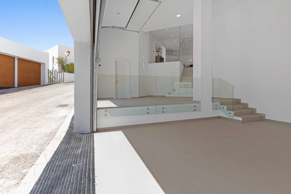 Exterior 1