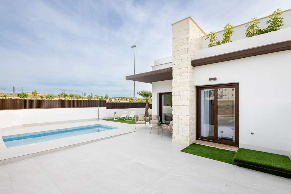 Exterior 1