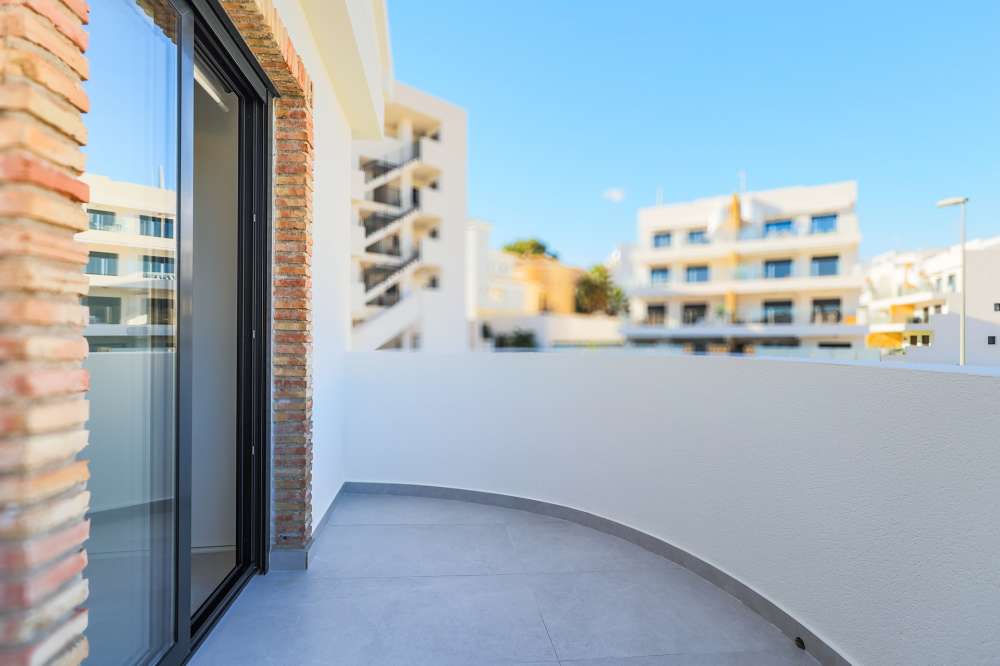Exterior 1
