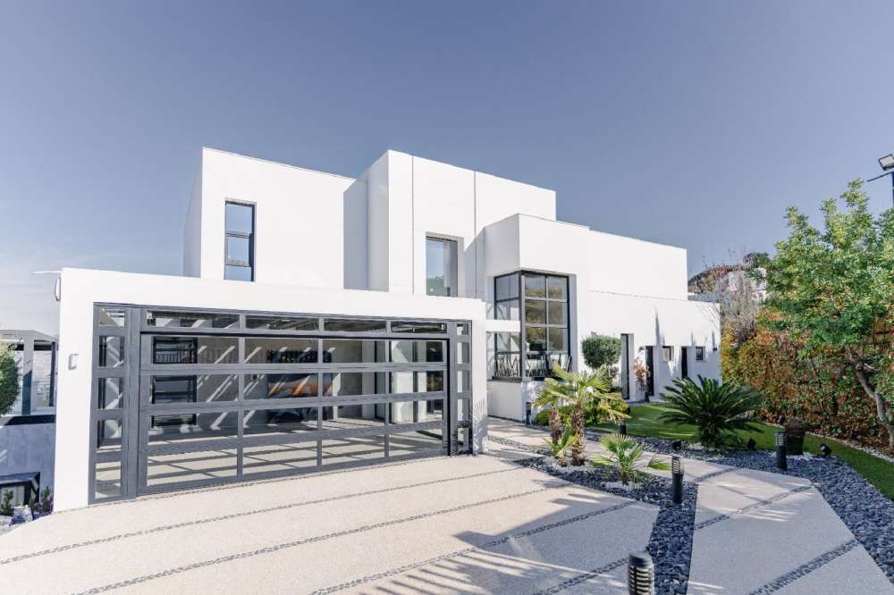 Exterior 1