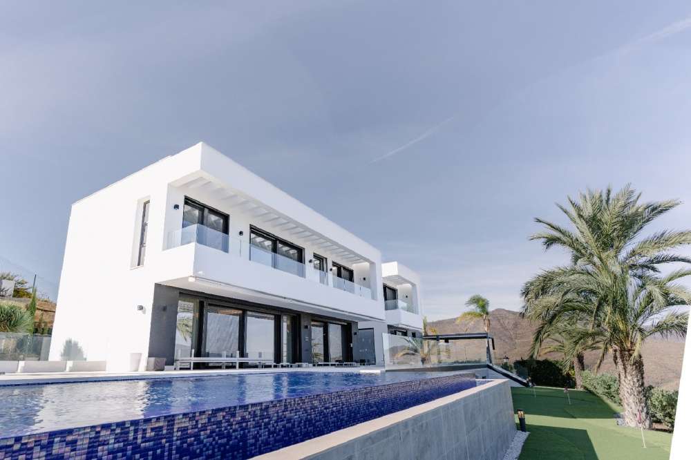 Exterior 1