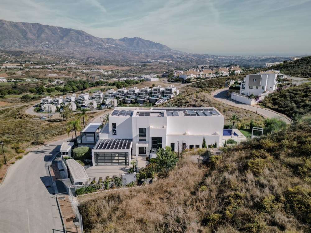 Exterior 1