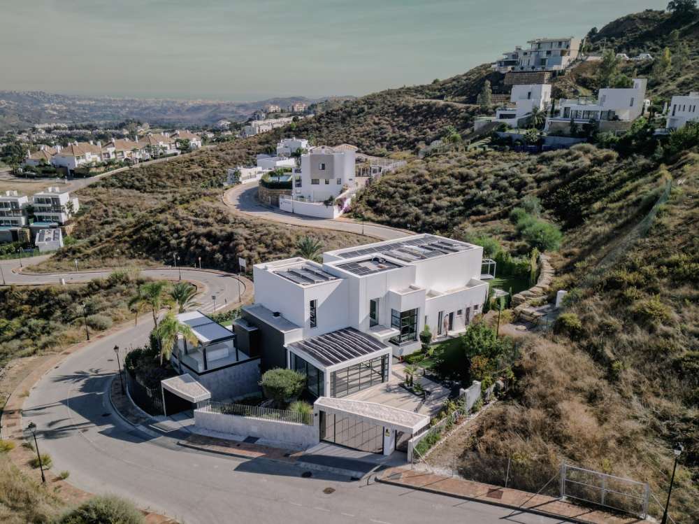 Exterior 1