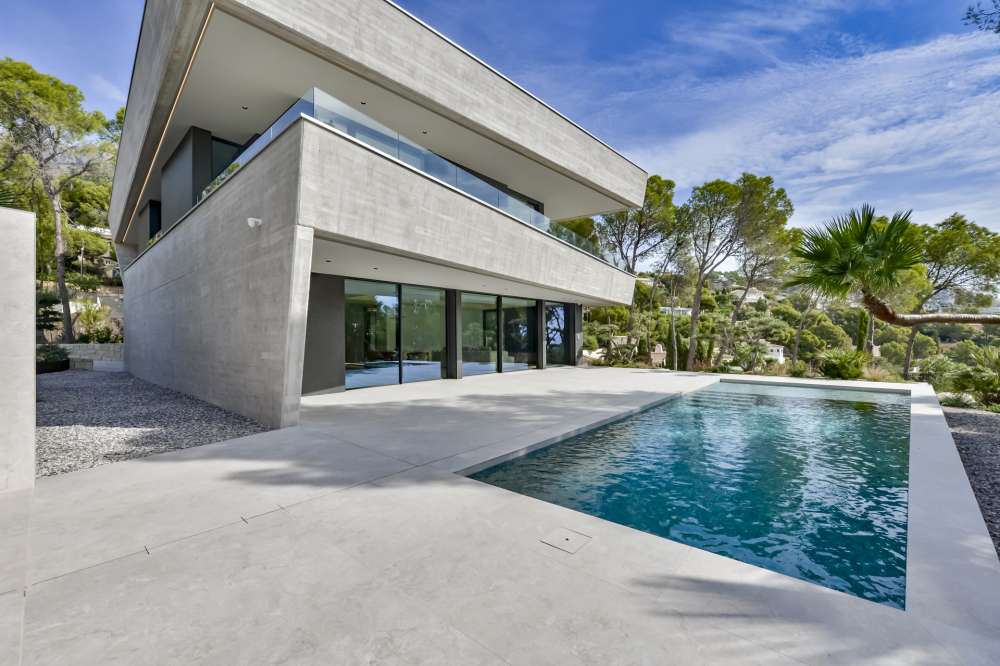 Exterior 1