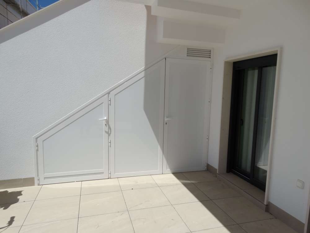 Exterior 1