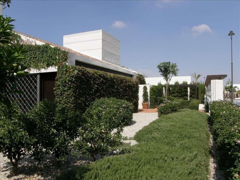 Exterior 1