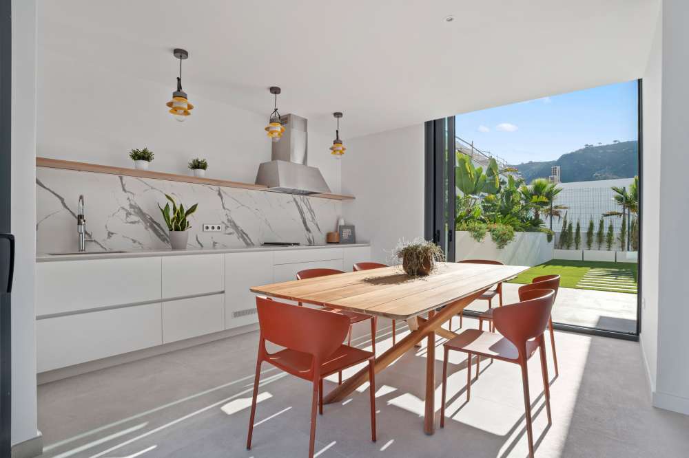 Exterior 1
