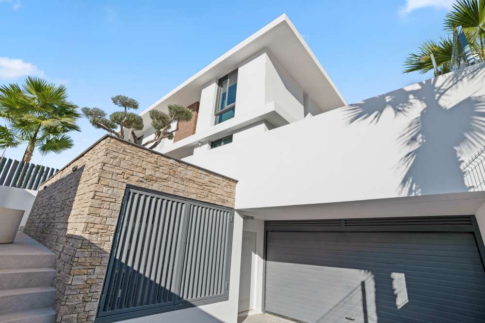 Exterior 1