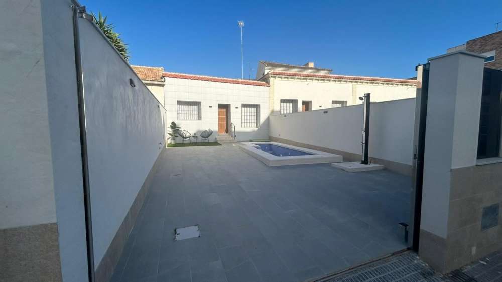 Exterior 1