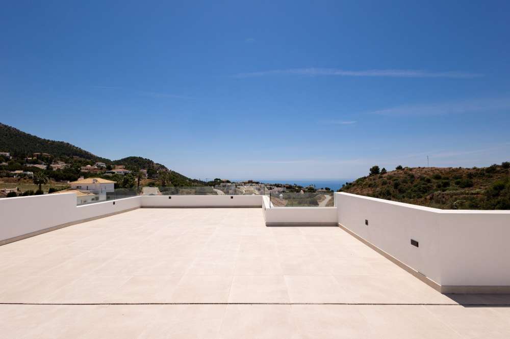 Exterior 1