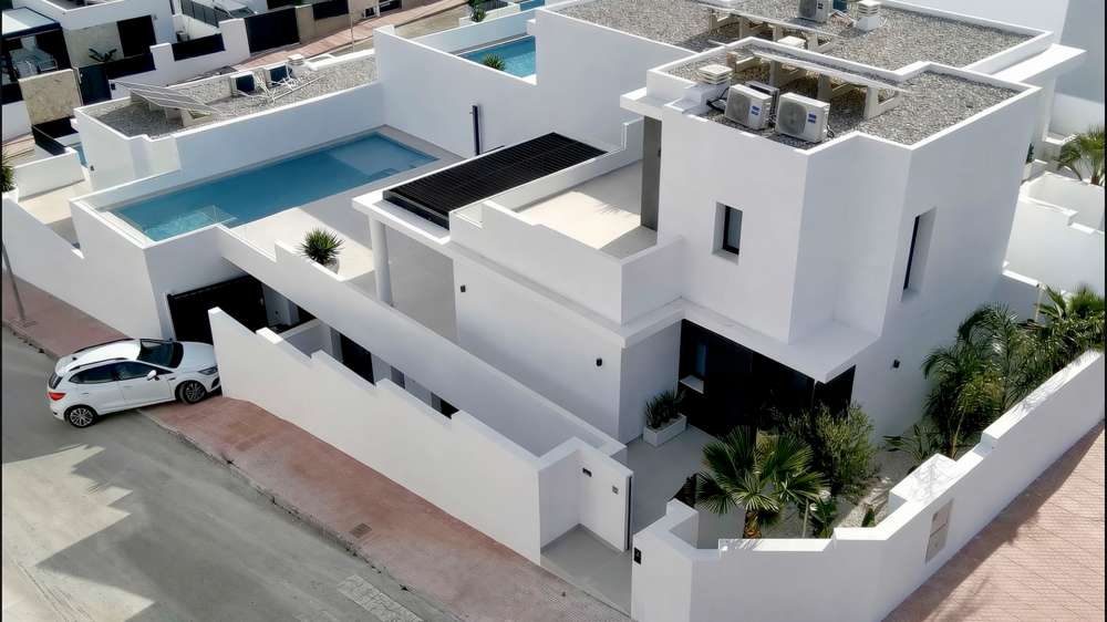 Exterior 1