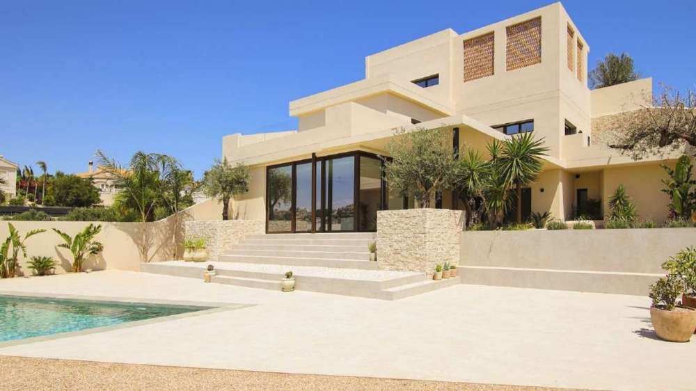 Exterior 1