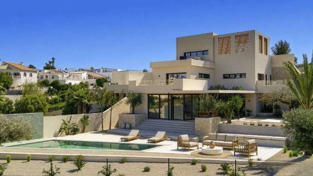 Exterior 1