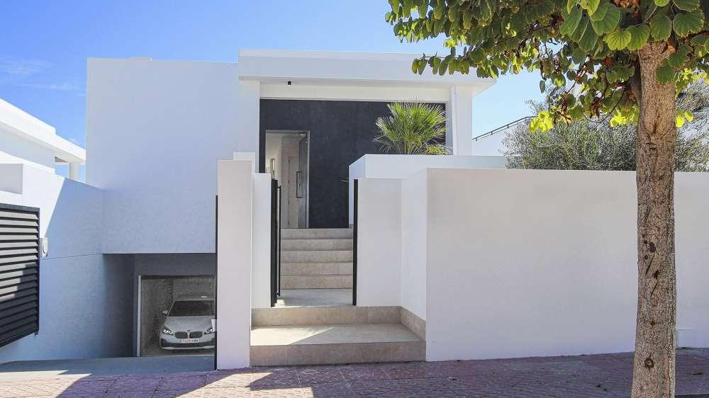 Exterior 1