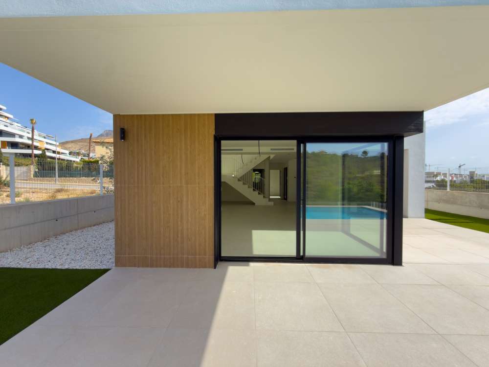 Exterior 1