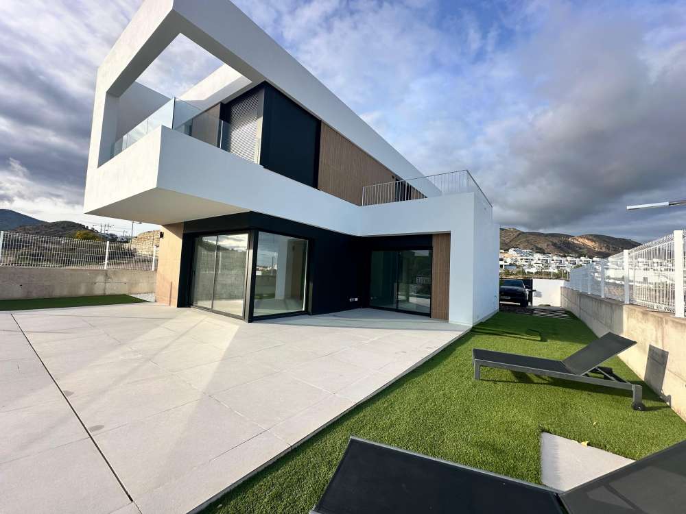 Exterior 1