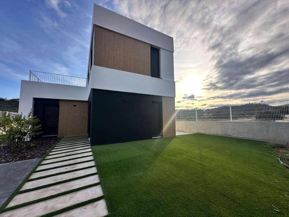Exterior 1