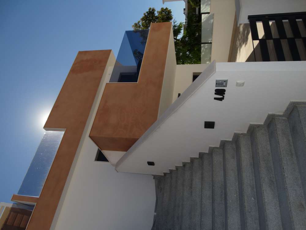 Exterior 1