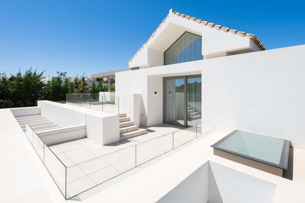 Exterior 1