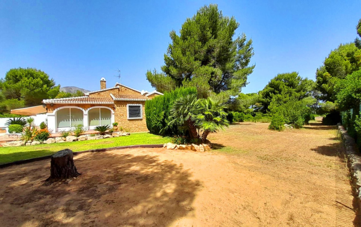 DETACHED HOUSE IN JÁVEA