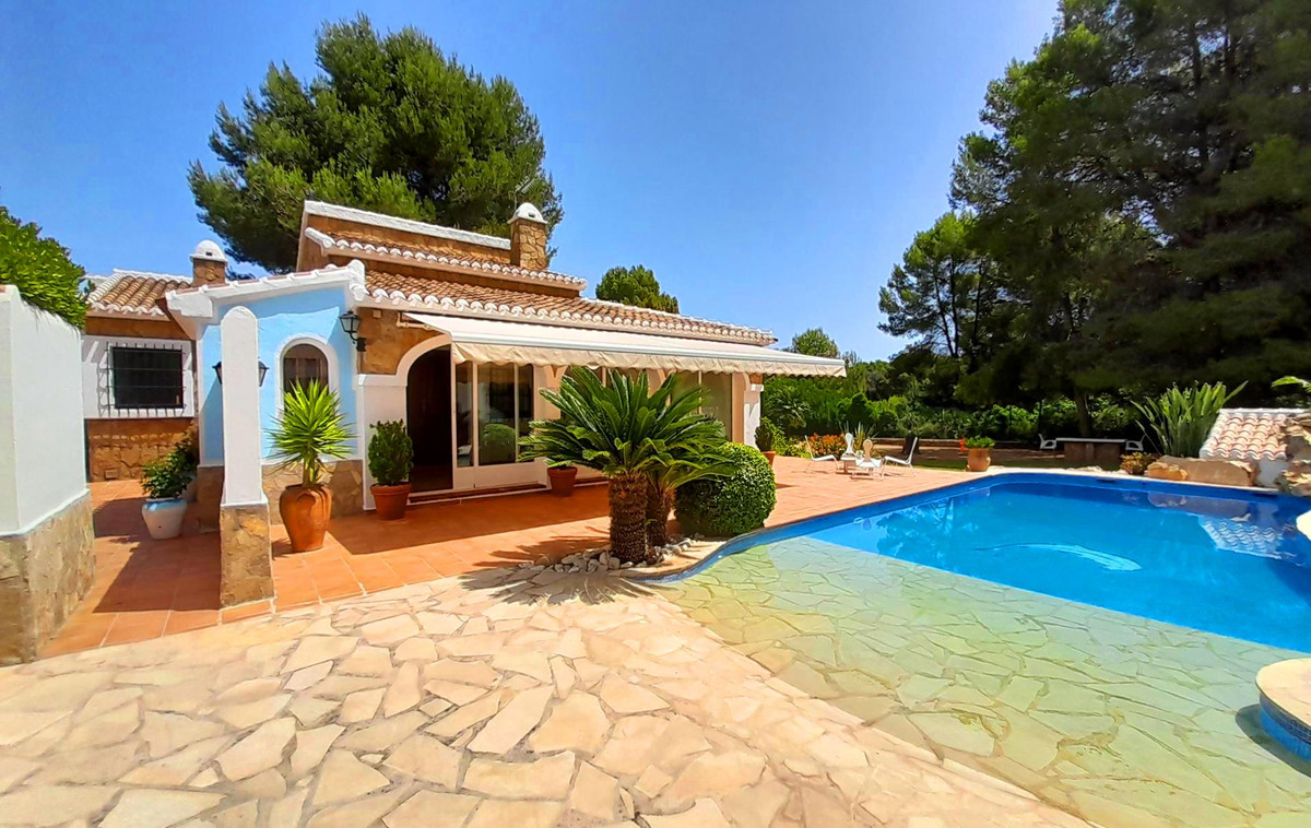 DETACHED HOUSE IN JÁVEA