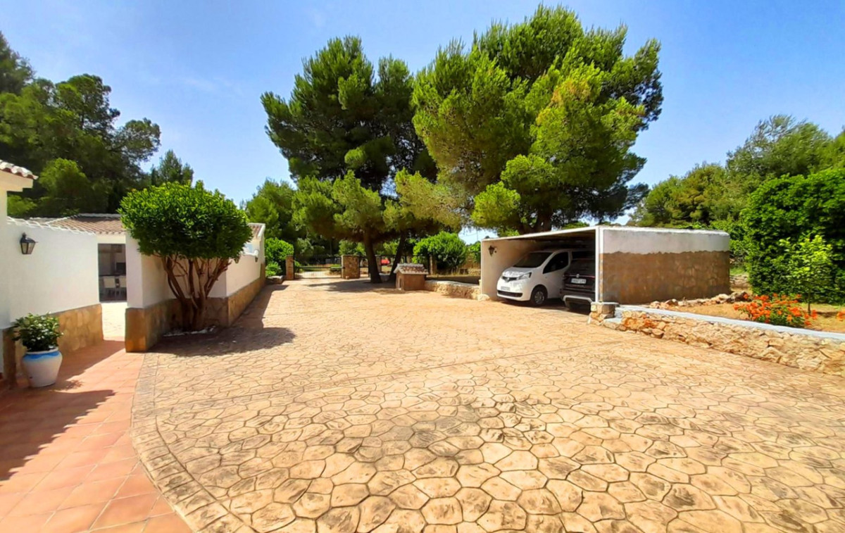 DETACHED HOUSE IN JÁVEA