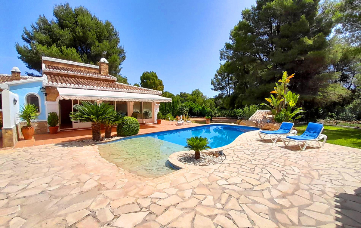 DETACHED HOUSE IN JÁVEA