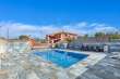 Pool & views