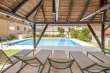 Pool & views